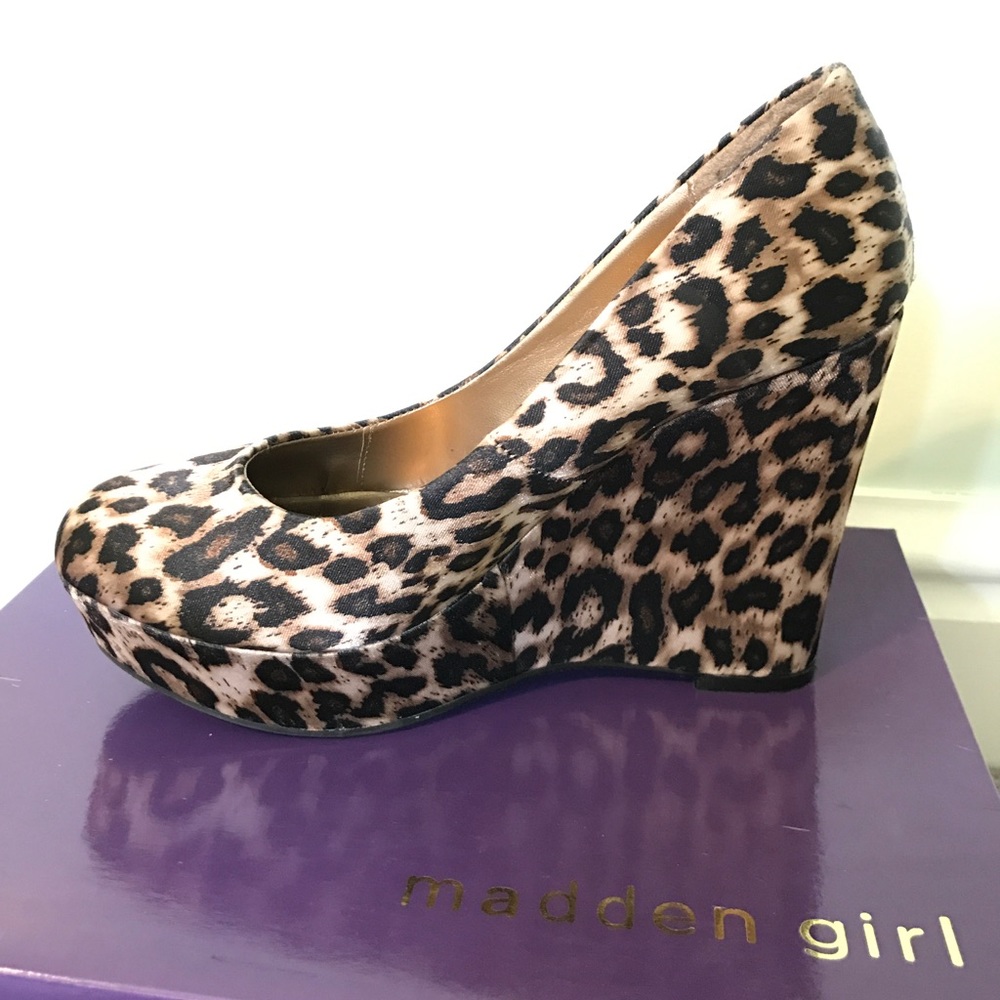 Madden Girl Expoze Leopard Wedges